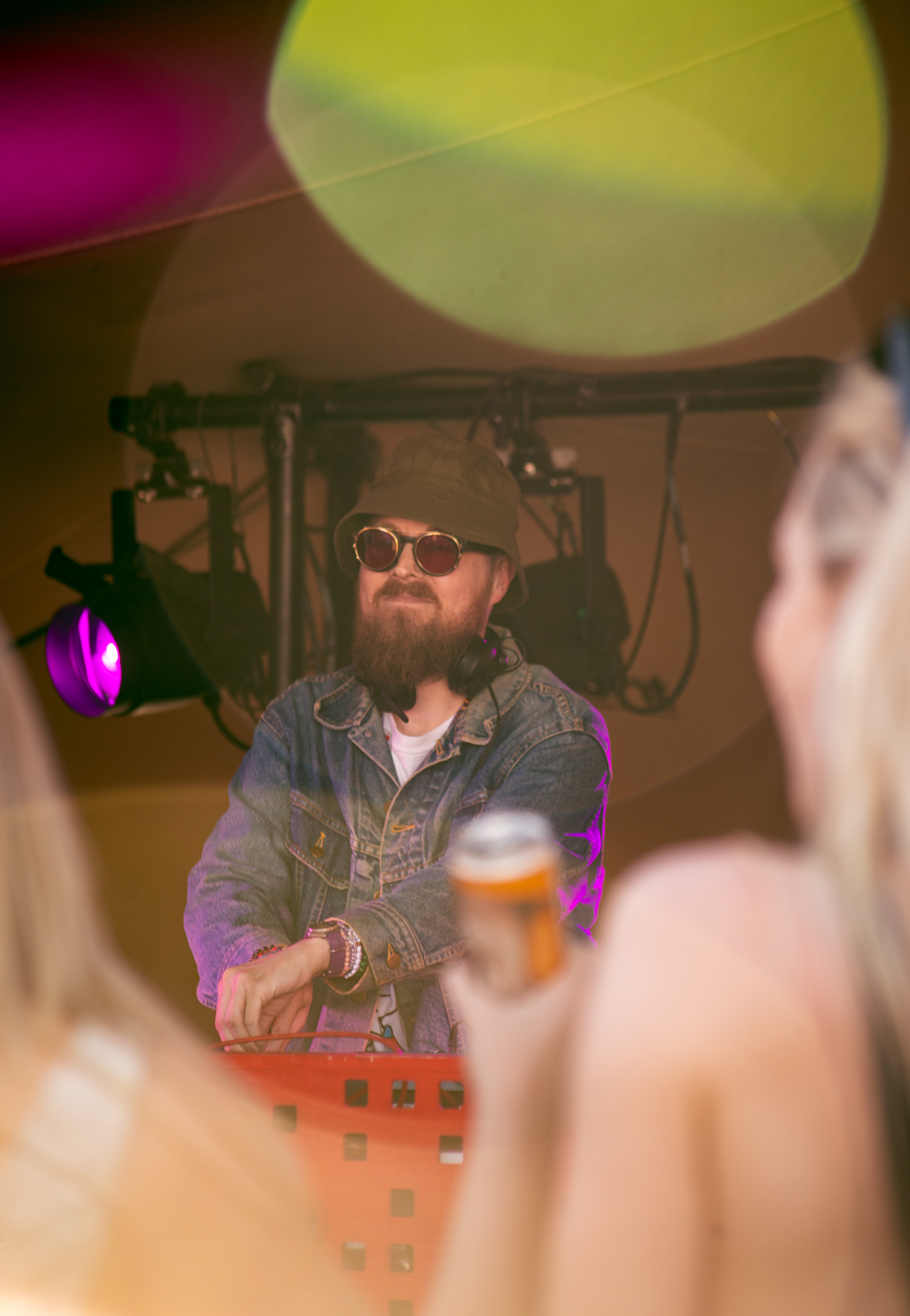 Live music DJ set photography